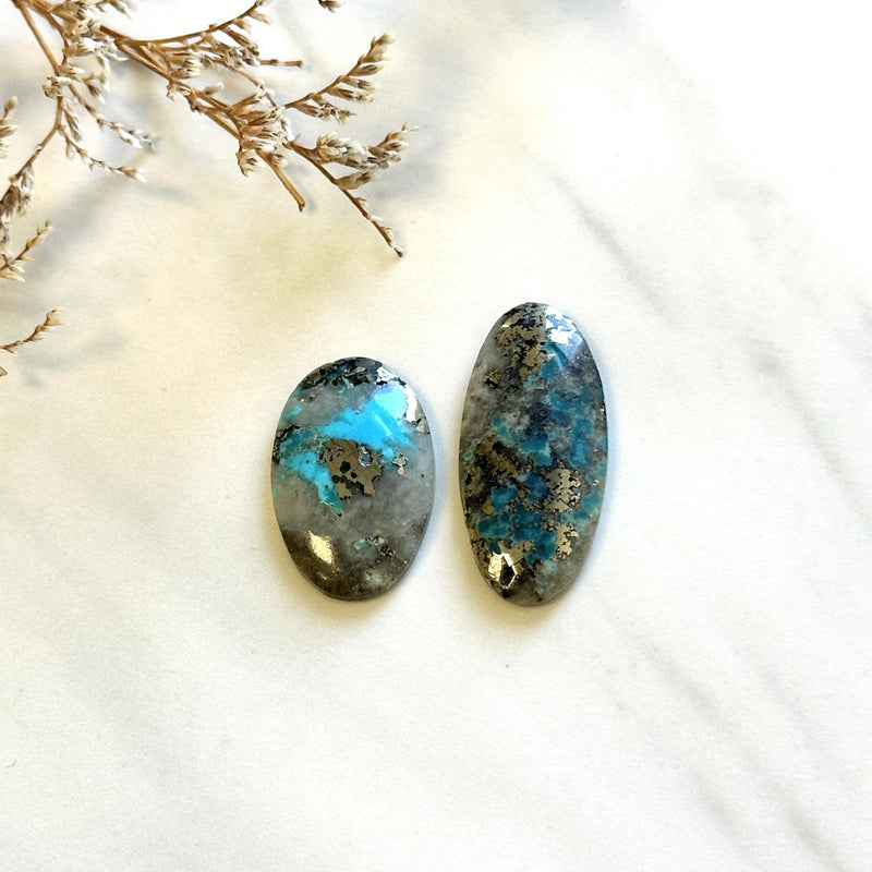 Large Sky Blue Mixed Ithaca Peak Turquoise, Set of 2 Background