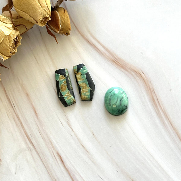 Medium Sea Green Mixed Crescent Lake Variscite, Set of 3 Background