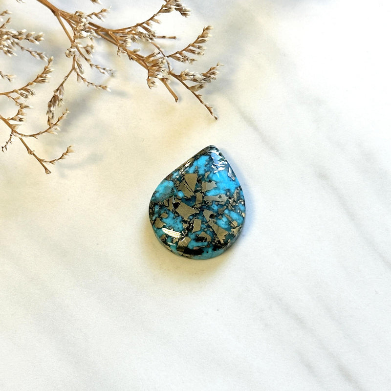 Large Sky Blue Teardrop Ithaca Peak Turquoise Background