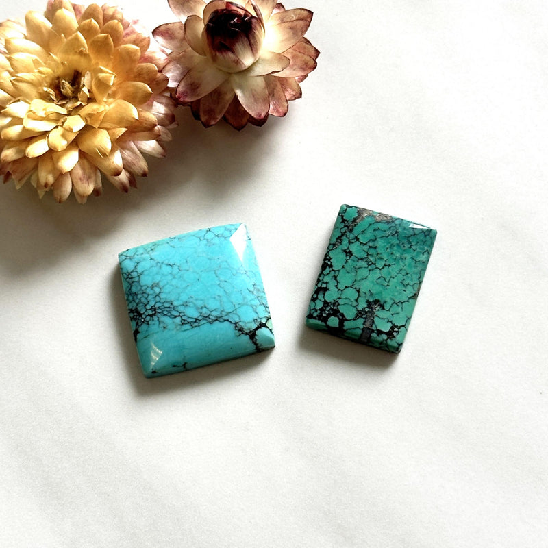 Large Sky Blue Bar Yungai Turquoise, Set of 2 Background