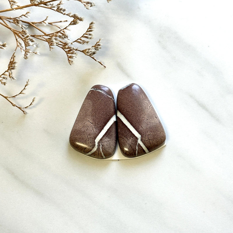 Large Red Petal White Buffalo Dolomite, Set of 2 Background