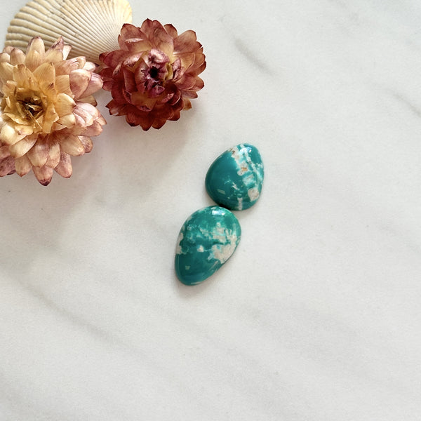 Small Ocean Blue Freeform Fox Turquoise, Set of 2 Background