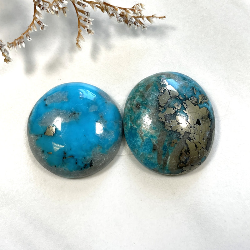 Large Ocean Blue Round Ithaca Peak Turquoise, Set of 2 Background