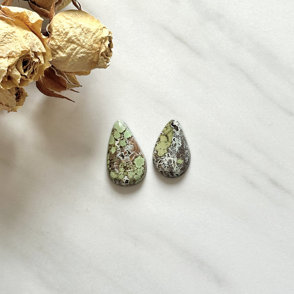 Large Sea Green Triangle Treasure Mountain Turquoise, Set of 2 Background