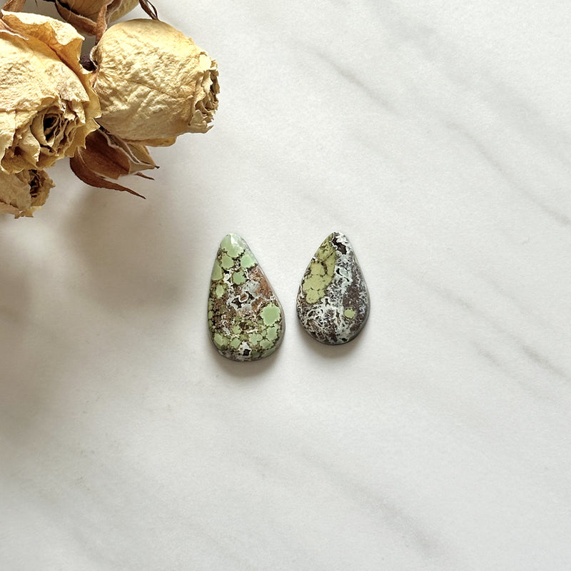 Large Sea Green Triangle Treasure Mountain Turquoise, Set of 2 Background