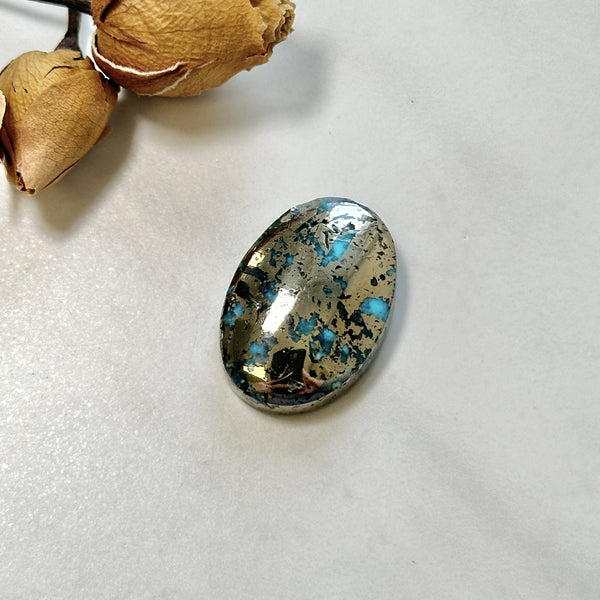 Large Sky Blue Oval Ithaca Peak Turquoise Background
