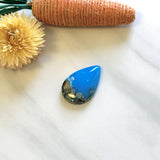 Large Ocean Blue Teardrop Ithaca Peak Turquoise Background