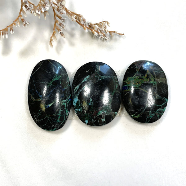 Medium Ocean Blue Oval Yungai Turquoise, Set of 3 Background