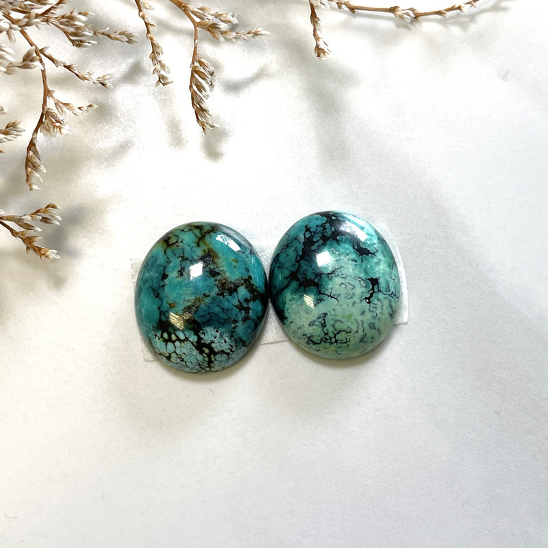 Medium Ocean Blue Round Yungai Turquoise, Set of 2 Background