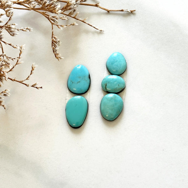 Small Sky Blue Mixed Kingman Turquoise, Set of 5 Background