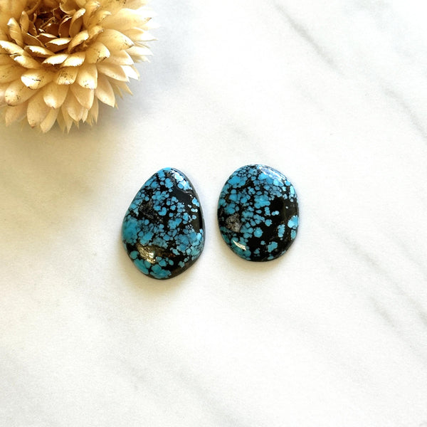 Medium Ocean Blue Mixed Yungai Turquoise, Set of 2 Background