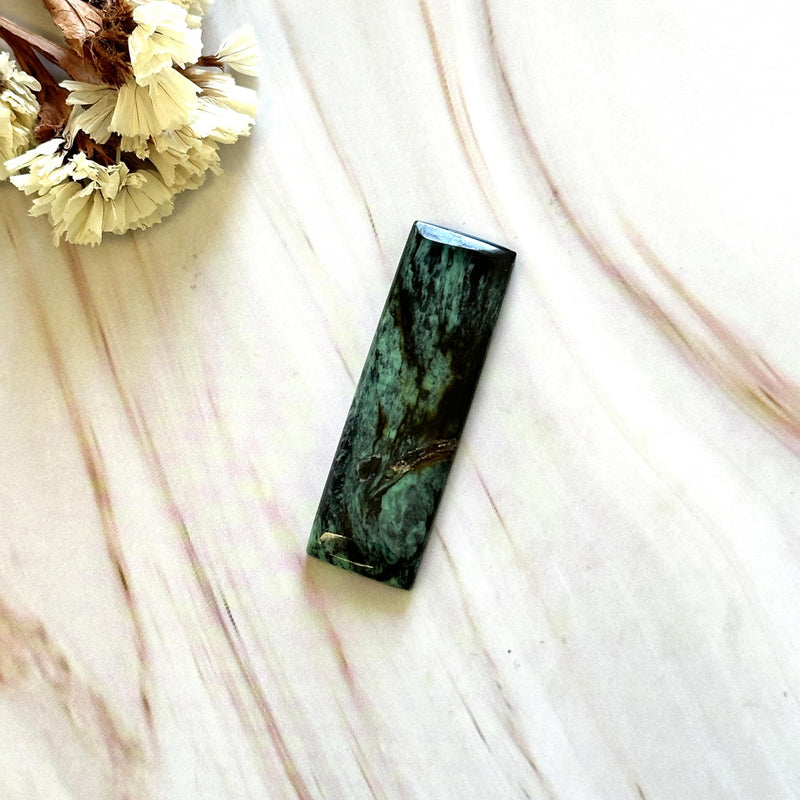 Large Deep Green Bar Crescent Lake Variscite Background