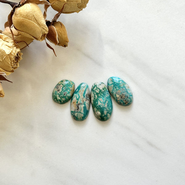 Medium Deep Green Mixed Fox Turquoise, Set of 4 Background