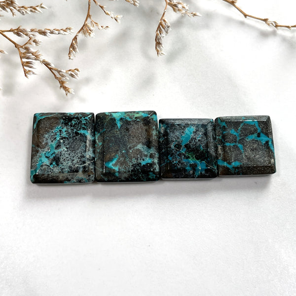 Large Ocean Blue Bar Yungai Turquoise, Set of 4 Background