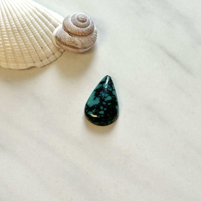 Large Ocean Blue Teardrop Yungai Turquoise Background