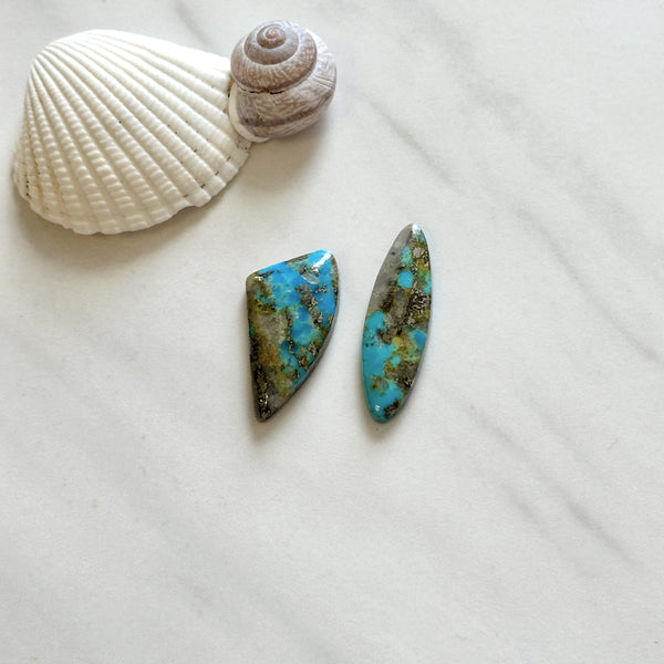 Large Sky Blue Mixed Ithaca Peak Turquoise, Set of 2 Background