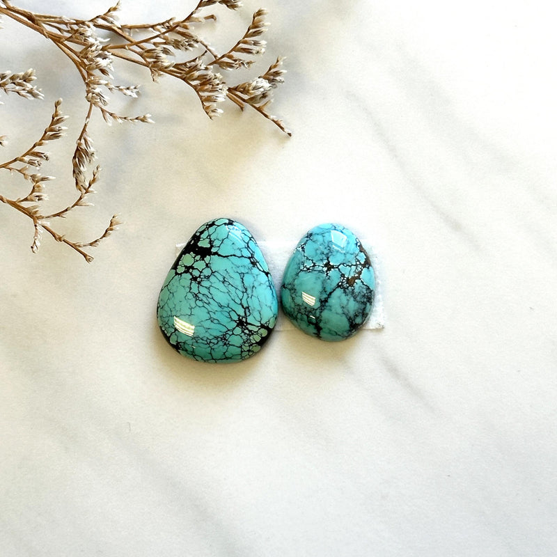 Large Sky Blue Freeform Number 8 Turquoise, Set of 2 Background