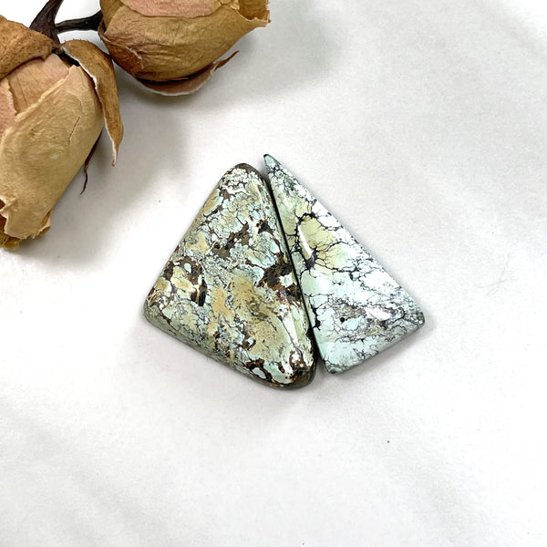 Large Light Yellow Triangle Treasure Mountain Turquoise, Set of 2 Background