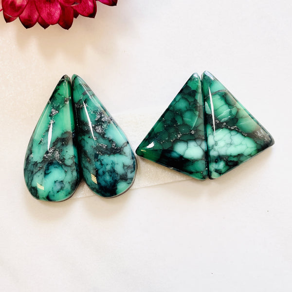 Large Deep Green Mixed Malachite Copper Mineral, Set of 4 Background