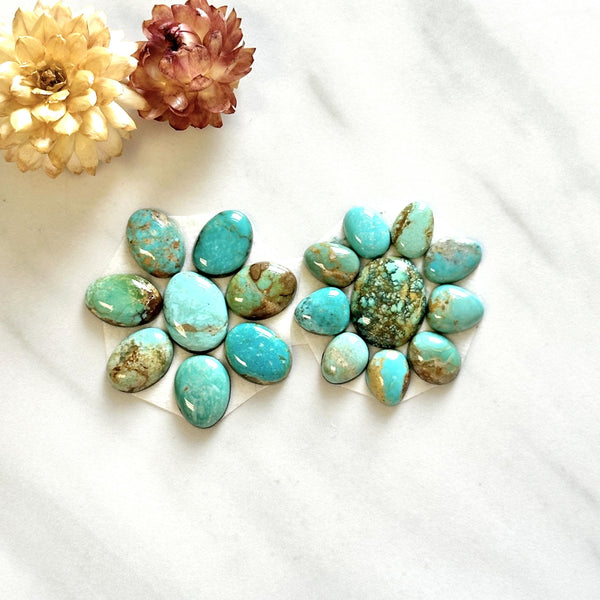 Small Mixed Mixed Mixed Turquoise, Set of 18 Background