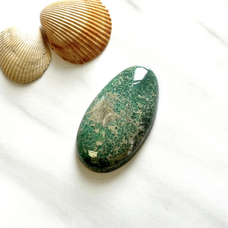 Large Deep Green Oval Broken Arrow Variscite Background