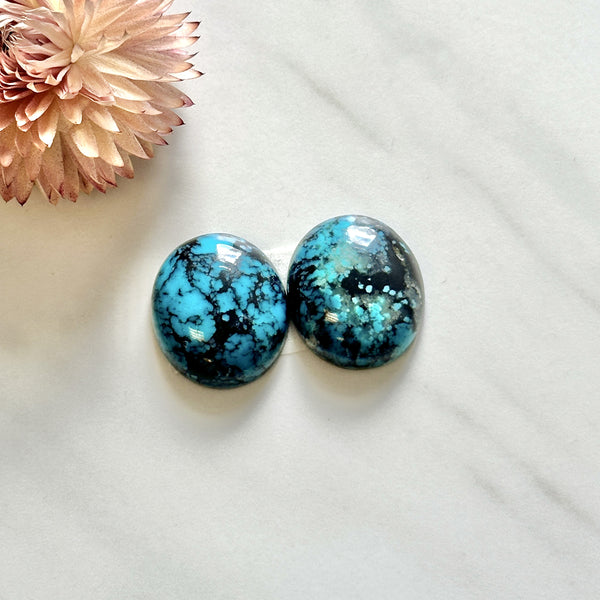 Large Ocean Blue Round Yungai Turquoise, Set of 2 Background