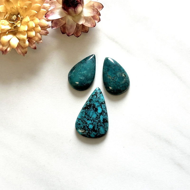 Small Ocean Blue Teardrop Yungai Turquoise, Set of 3 Background