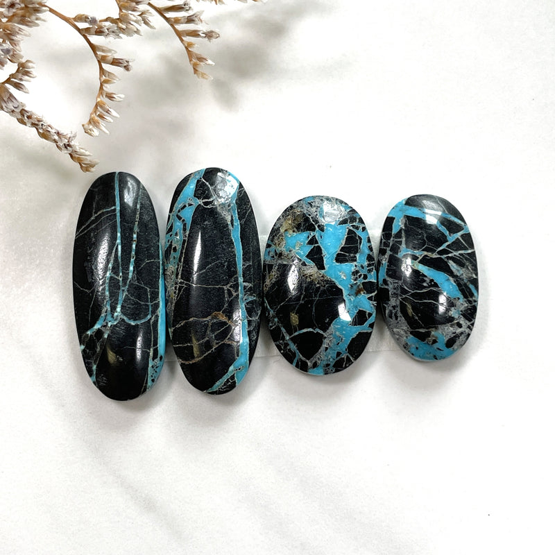 Large Ocean Blue Oval Yungai Turquoise, Set of 4 Background