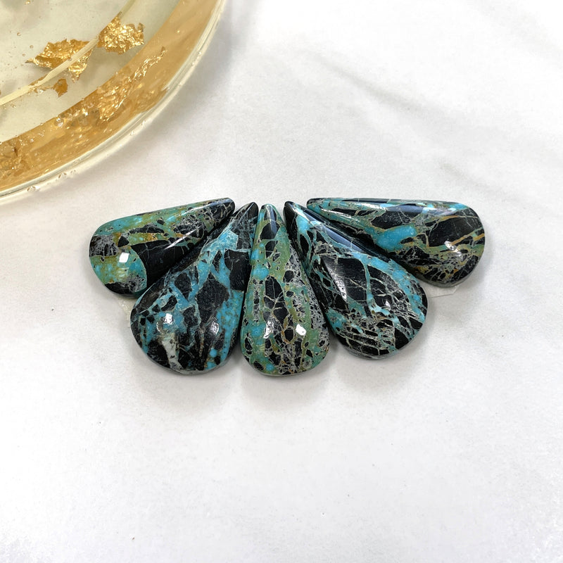 Large Ocean Blue Teardrop Yungai Turquoise, Set of 5 Background