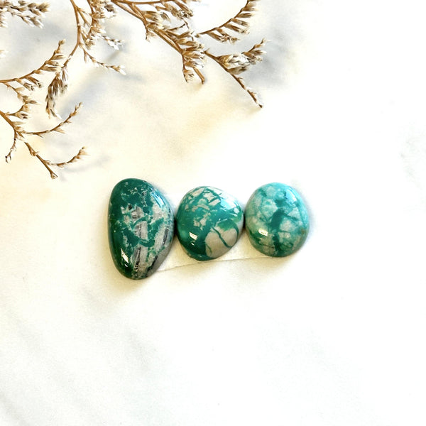 Small Deep Green Freeform Fox Turquoise, Set of 3 Background