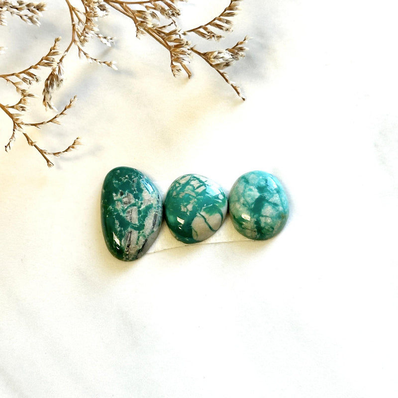 Small Deep Green Freeform Fox Turquoise, Set of 3 Background