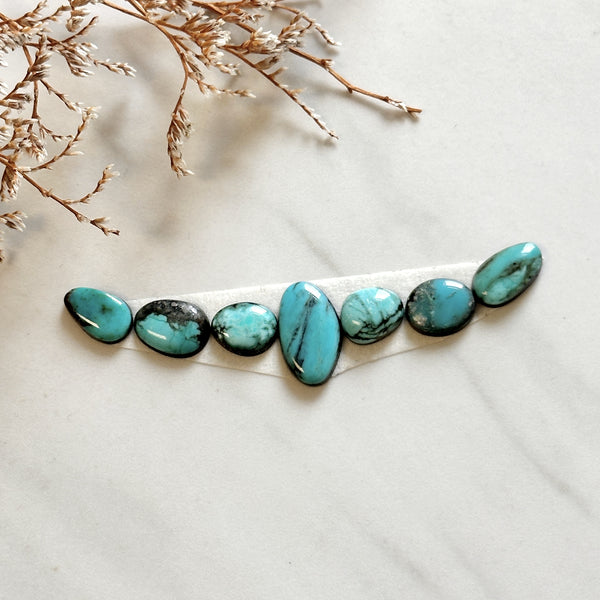 Small Sky Blue Mixed Yungai Turquoise, Set of 7 Background