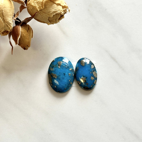 Large Ocean Blue Oval Ithaca Peak Turquoise, Set of 2 Background