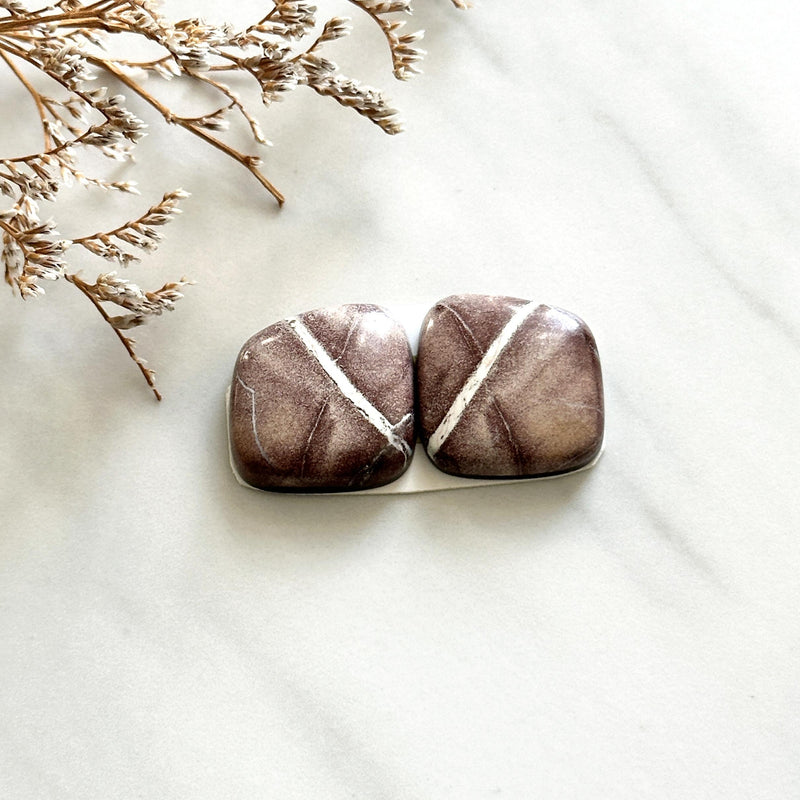 Medium Red Freeform White Buffalo Dolomite, Set of 2 Background