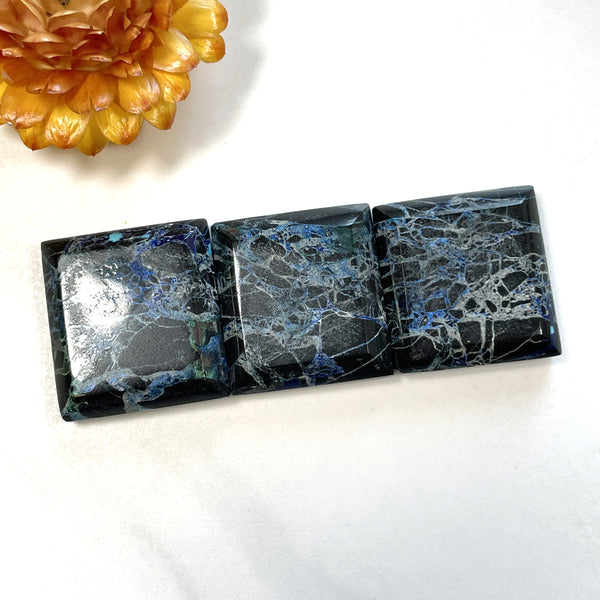 Medium Deep Blue Bar Yungai Turquoise, Set of 3 Background