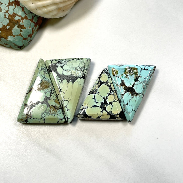 Large Mixed Triangle Mixed Turquoise, Set of 4 Background