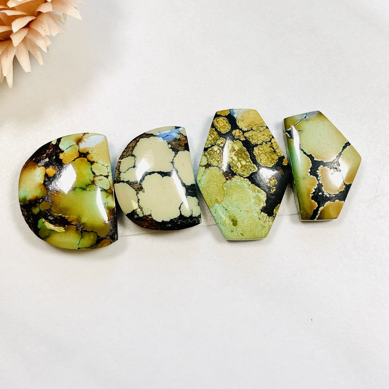 Medium Mixed Mixed Treasure Mountain Turquoise, Set of 4 Background