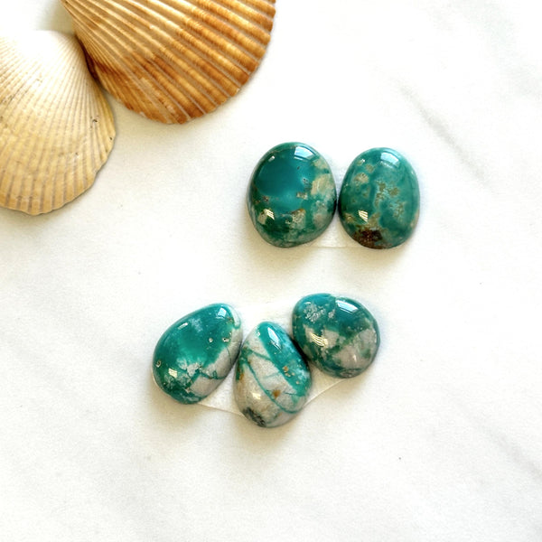 Small Deep Green Mixed Fox Turquoise, Set of 5 Background