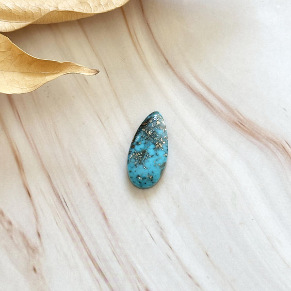Large Sky Blue Teardrop Ithaca Peak Turquoise Background