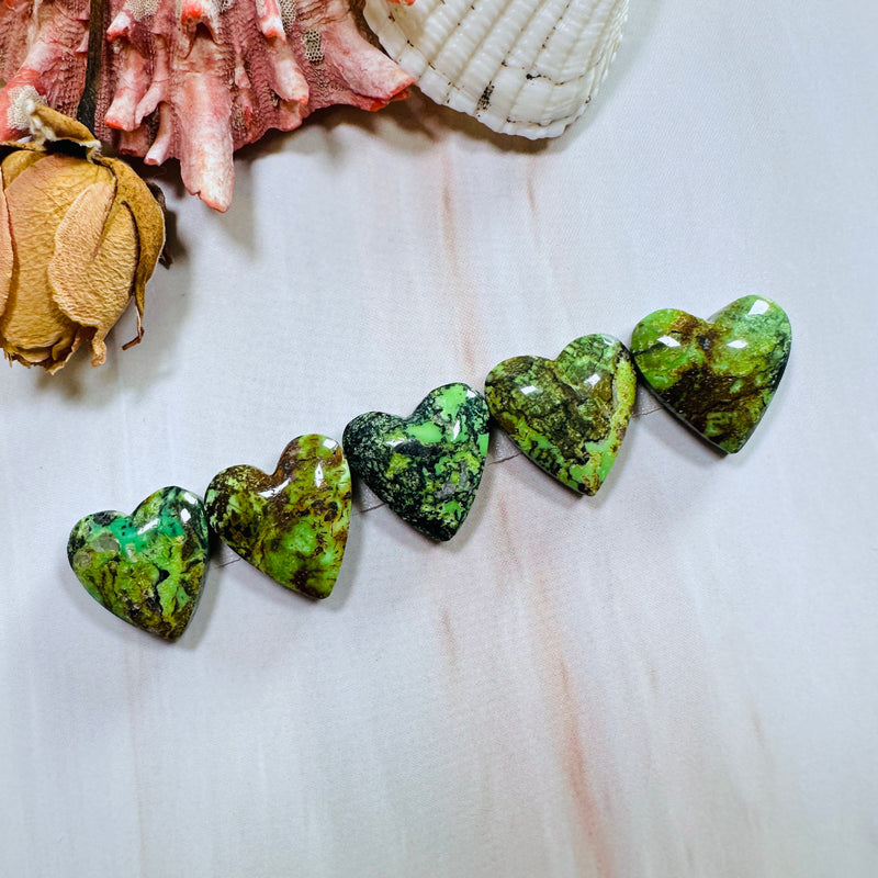 Medium Sea Green Heart Yungai Turquoise, Set of 5 Background
