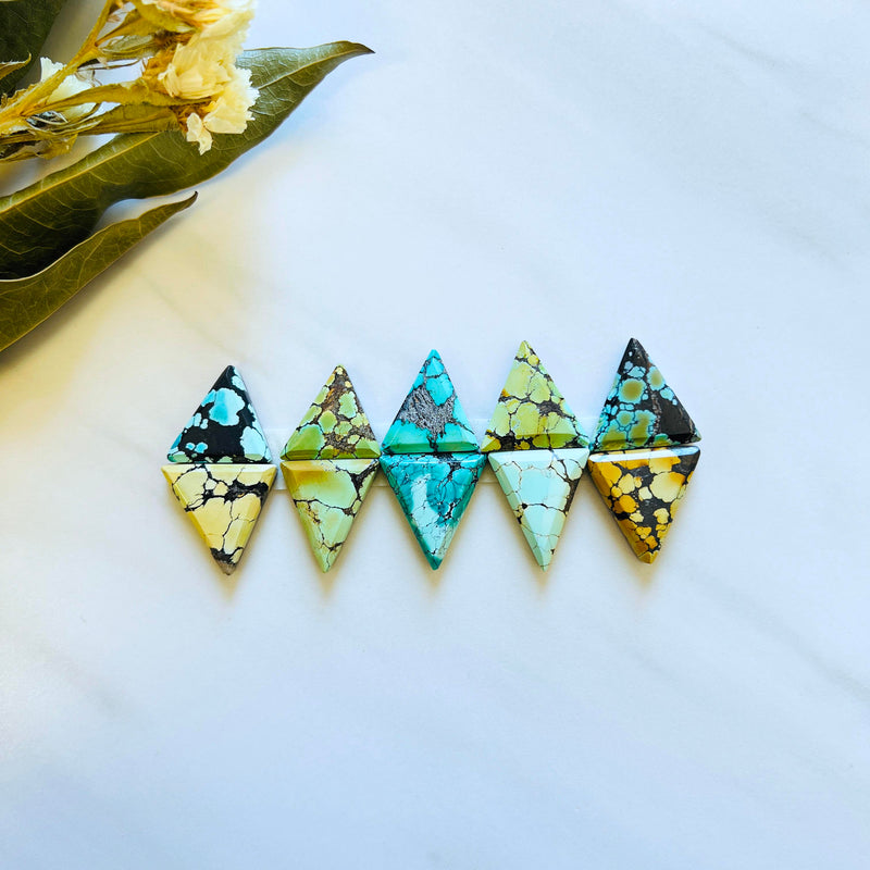 Medium Mixed Triangle Mixed Turquoise, Set of 10 Background