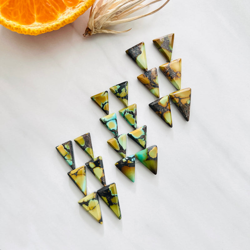 Medium Royal Orange Triangle Treasure Mountain Turquoise, Set of 20 Background