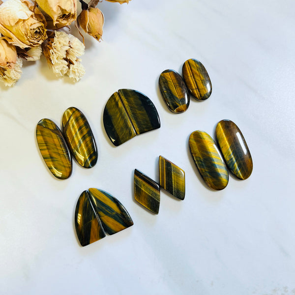 Large Earth Brown Mixed Tiger Eye Crystal, Set of 12 Background