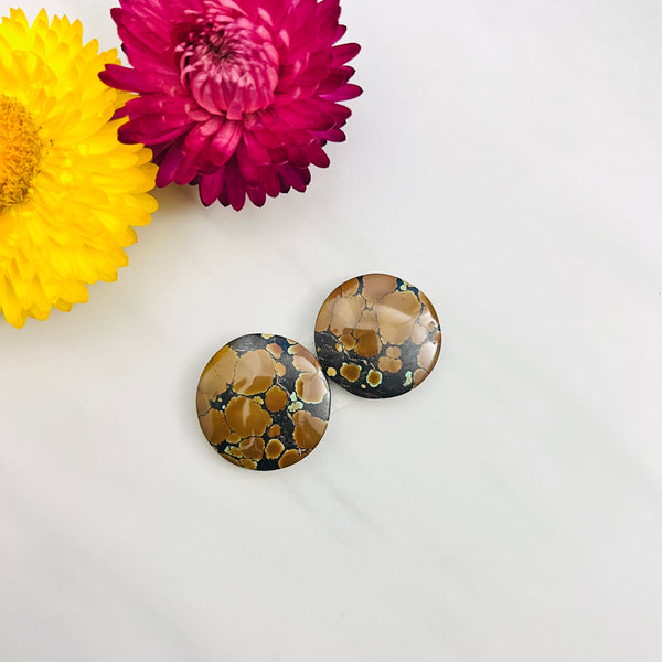 Large Earth Brown Round Treasure Mountain Turquoise, Set of 2 Background
